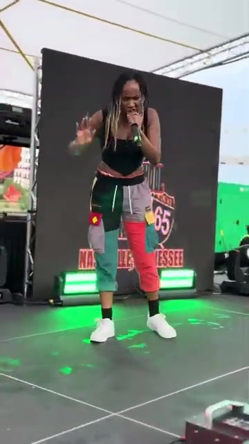 Mía Nalaíde performs “Grape Juice” @OldSchoolBBQFest2024