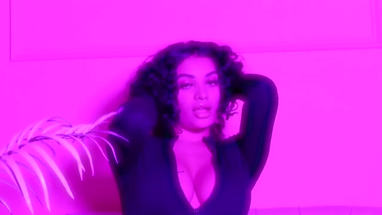 Gun Lee - One Moment (Official Music Video)