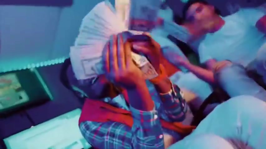 PUT IT ON DA FLOOR (First Day Out Remix)