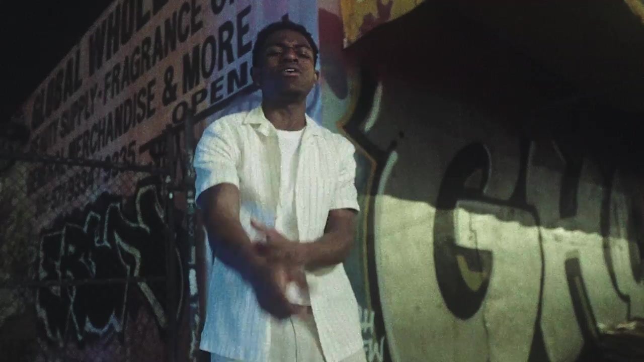 Paris Bryant - Lean Back (Official Music Video)