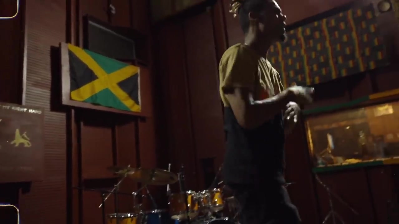 David Lyn - Keep Moving (Official Video)